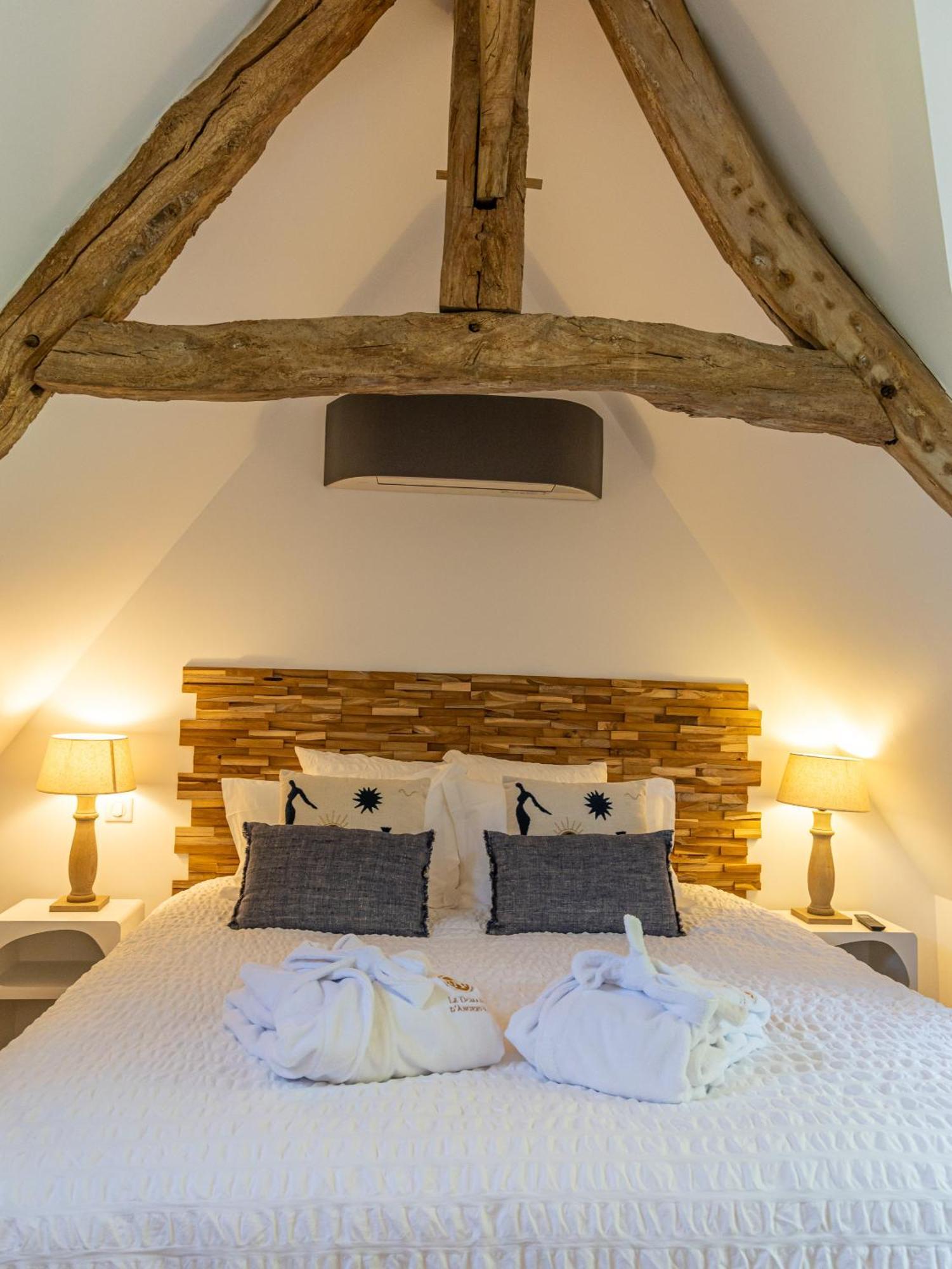 Le Domaine D'Angerville - Chambres D'Hotes ภายนอก รูปภาพ